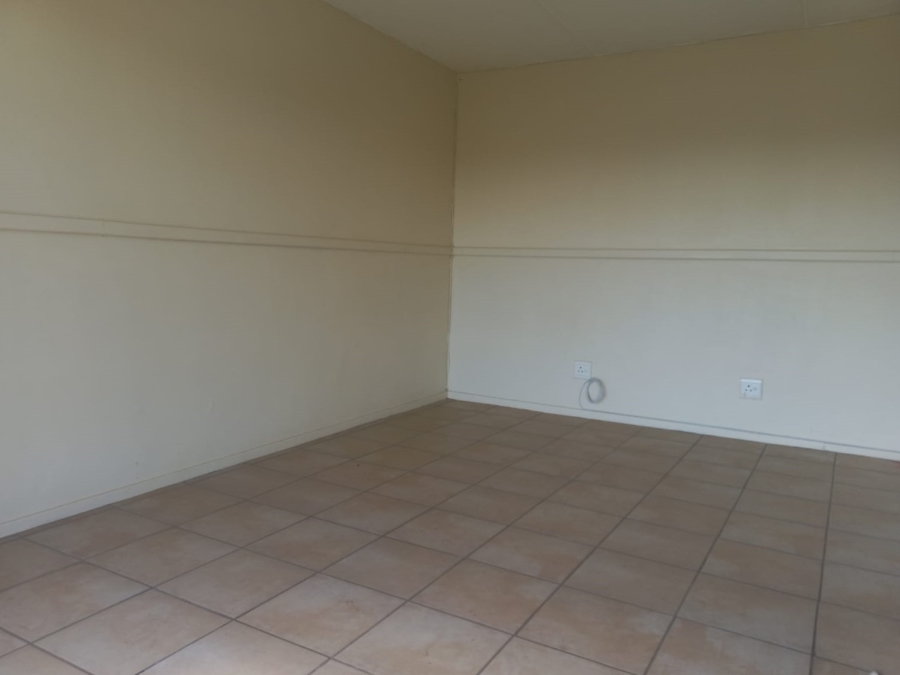 2 Bedroom Property for Sale in Kannoniers Park North West